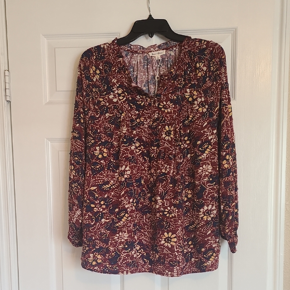NWT Floral Print Women's Top - Multicolor
